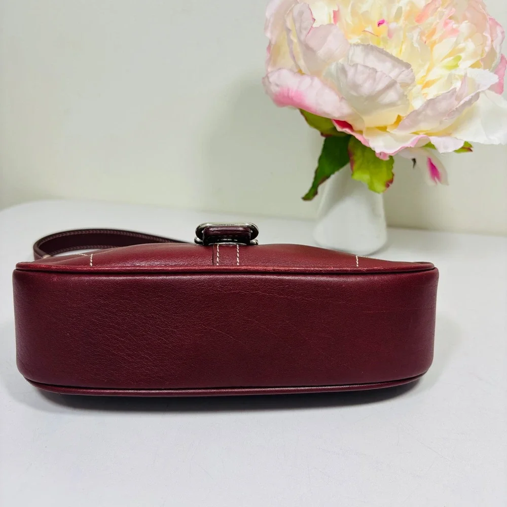 Vintage Y2K Coach Hamptons Demi Burgundy Leather Buckle Mini Shoulder Bag - Picture 6 of 12